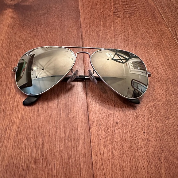 Excellent condition! Polarized Ray Ban mirror aviators - Picture 3 of 7